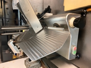 餐馆关门， 餐具， 厨具，桌椅甩卖 class=